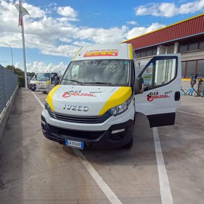 Alternative view of DAILY IVECO FURGONATO