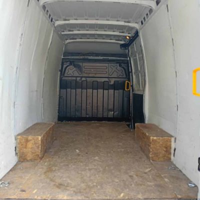 Alternative view of DAILY IVECO FURGONATO (2)