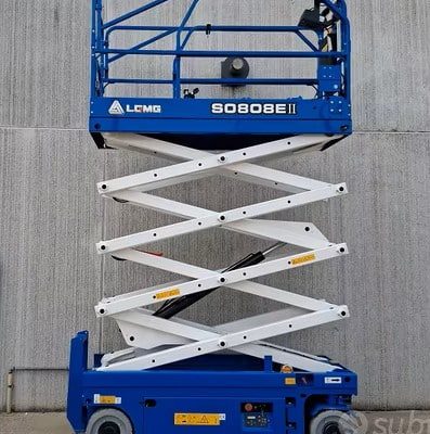 PIATTAFORMA VERTICALE ELETTRICA LGMG S0808 II
